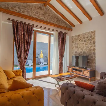 Patara Infinity 3+1 Villa, Oezel Havuzlu, Willa *